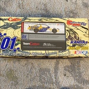‘01 Kansas Speedway 1/24  NASCAR 2001 Ford Taurus